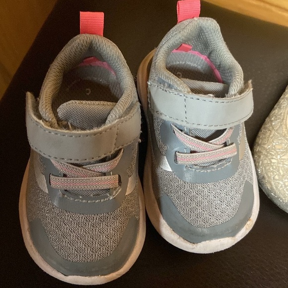 Lot of three pair of Baby Girl’s Sneakers, Sandals, and Jellies Size 3 - Picture 4 of 4